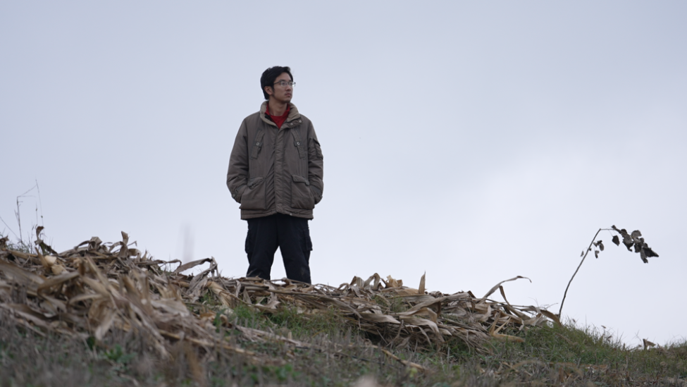 凤凰网《旅途》｜00后放弃高薪跑外卖照顾病母，考上人大研究生