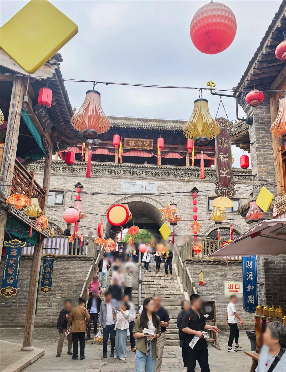 楼阁垮塌前原貌(资料图)