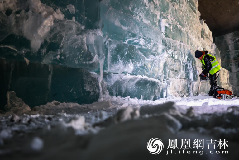 长春冰雪新天地正式取冰开建