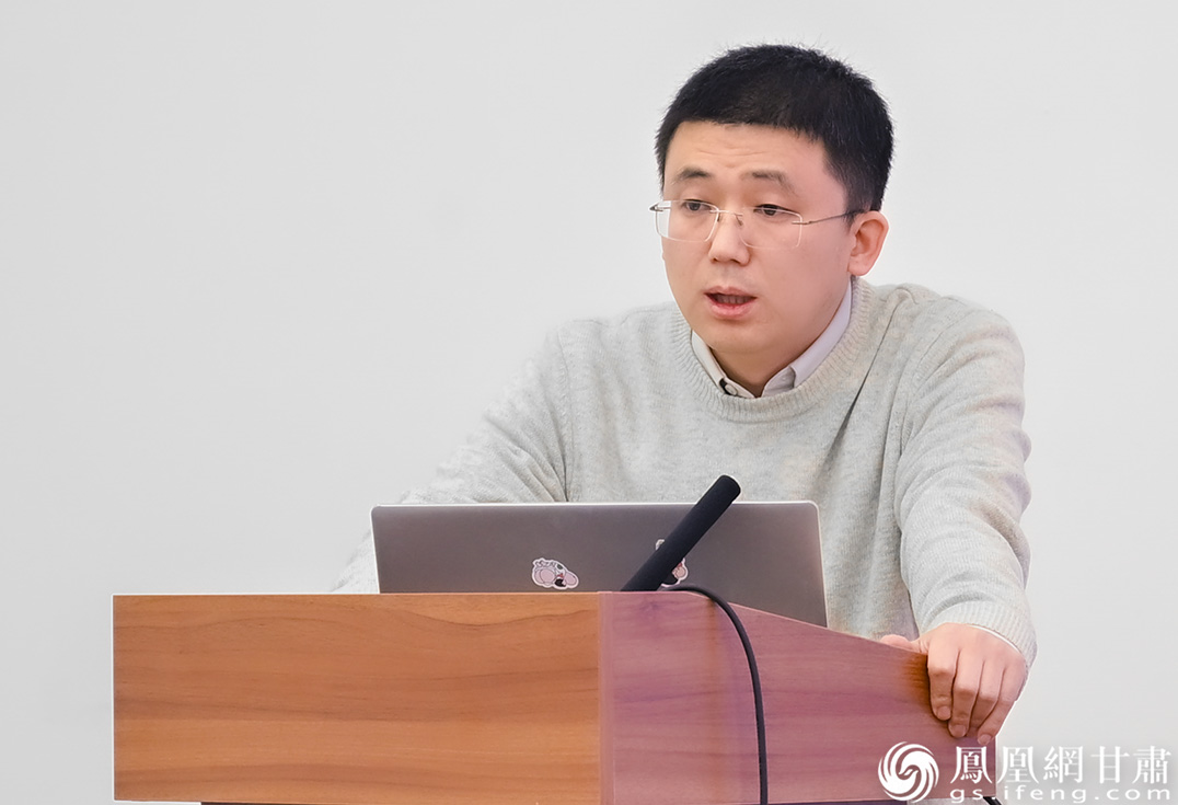 甘肃省生态环境科学设计研究院气候所副所长董博文表示,低空飞行要进行生态前置管控。