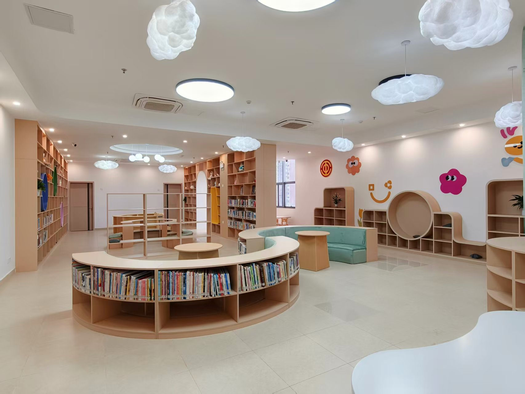 六约南社区党群服务中心全新开放 打造便民服务“新地标”