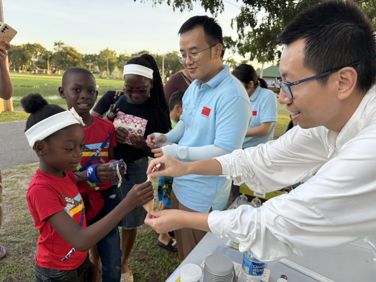 中医文化走进圭亚那国家公园,架起中圭健康友谊之桥