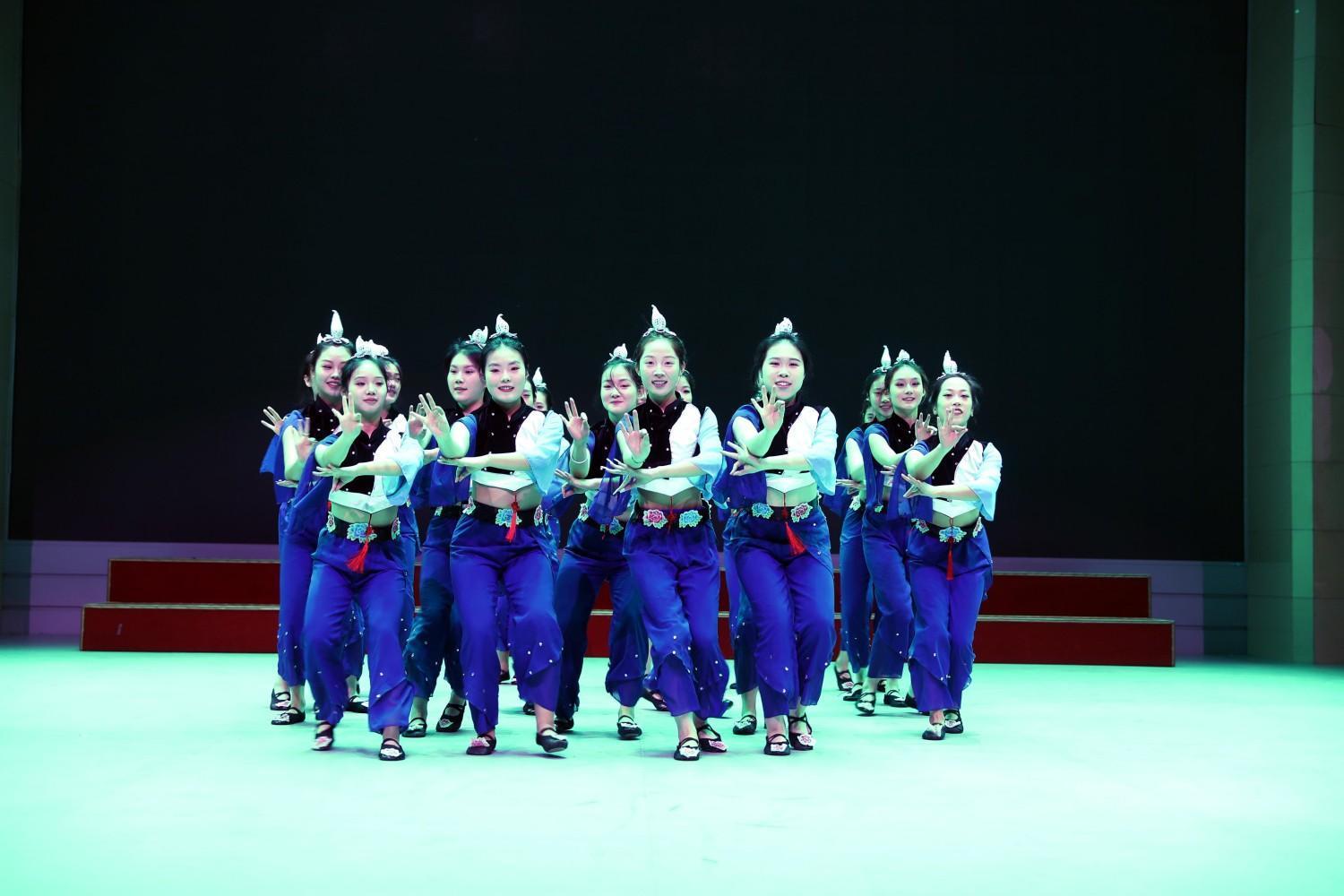 中国舞《喜上枝头》