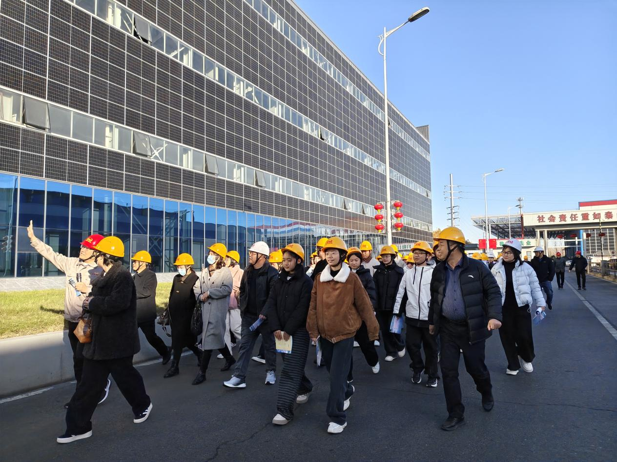 敬安中学百名师生走进钢厂，开启“工业魔法”研学之旅