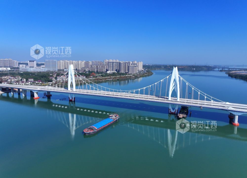11月26日,江西省吉安市泰和县澄江大桥建成完工,即将通车。