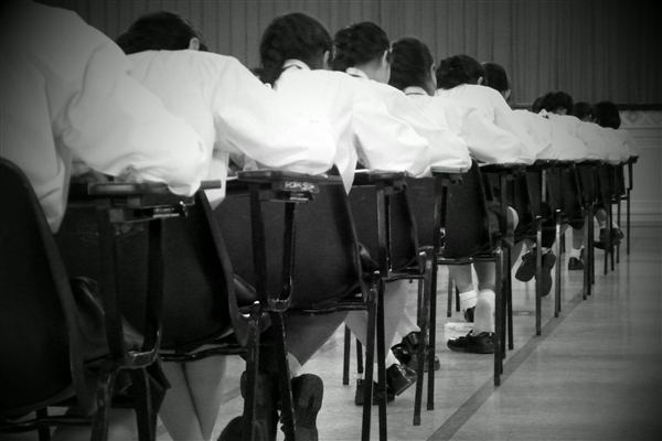 清华大学：严禁学生将AI生成内容直接复制用作学业成果！