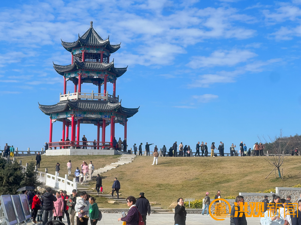 且乘索道云间瞰景!南昌梅岭云端索道迎客试乘