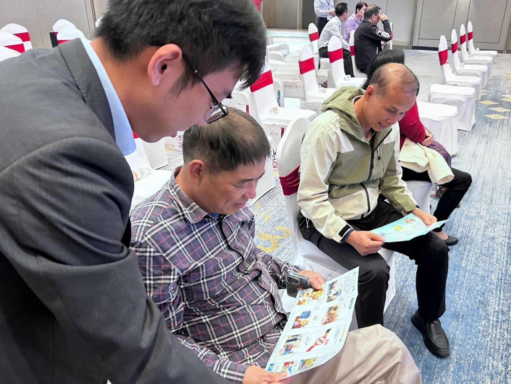 农行深圳坪山支行:“青骑兵”守护银发群体“钱袋子”