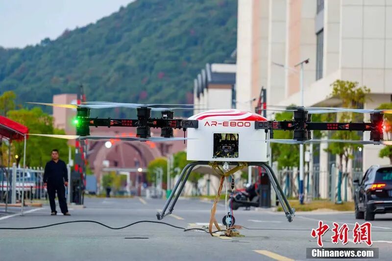 AR- E800科研机正在进行试飞测试。蔡翀摄