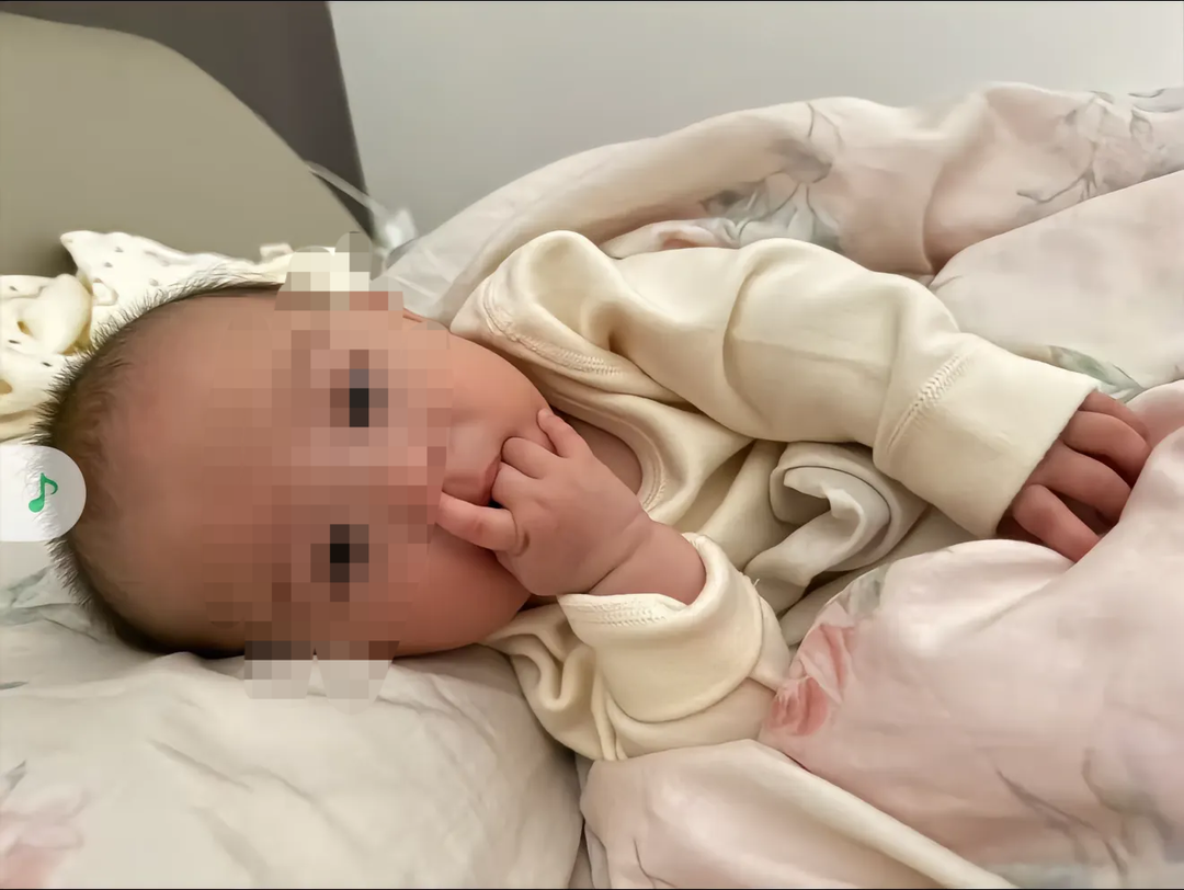 小洛熙生前照片。