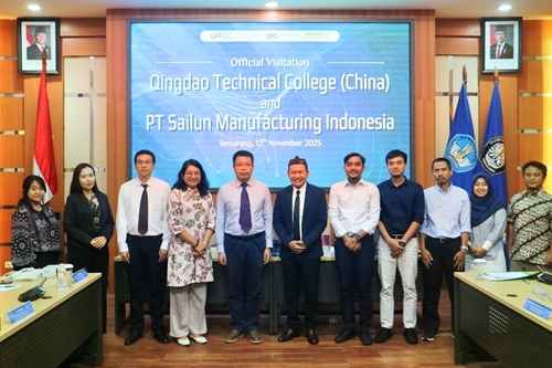 青岛职业技术学院培训团与迪波内戈罗大学交流合影