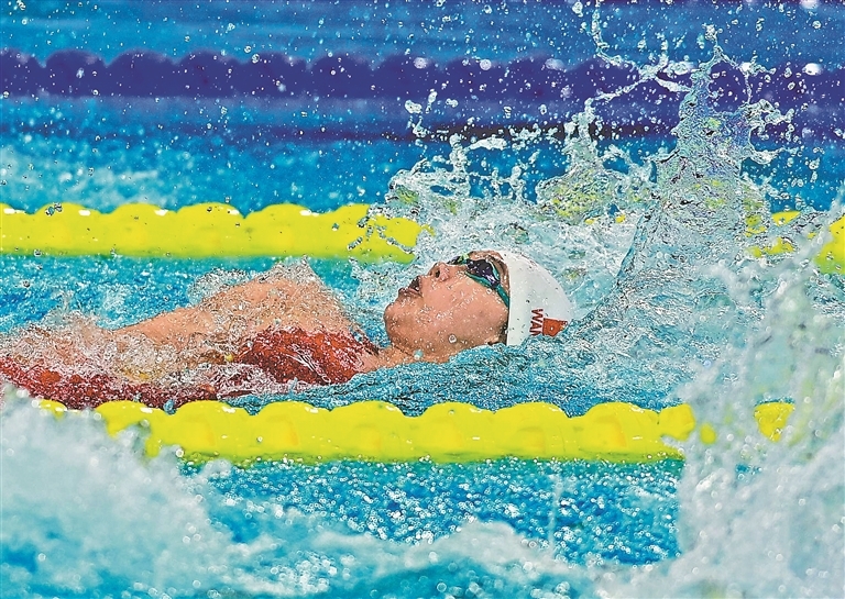 11月14日,女子50米仰泳决赛,万乐天以59秒88的成绩,为江西省体育代表团夺得金牌。