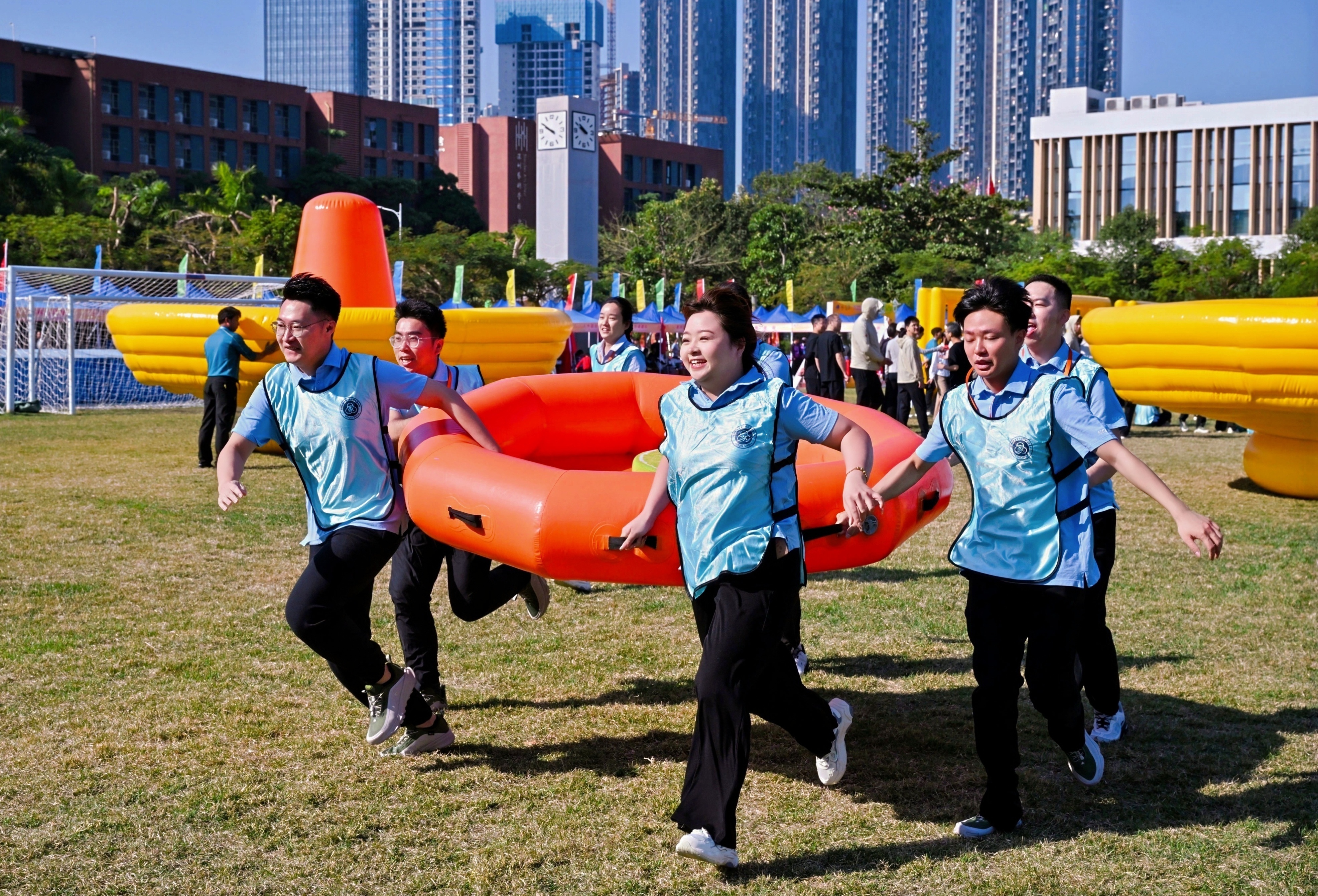 千余名南山干部职工同场竞技 趣味运动会凝聚奋进力量