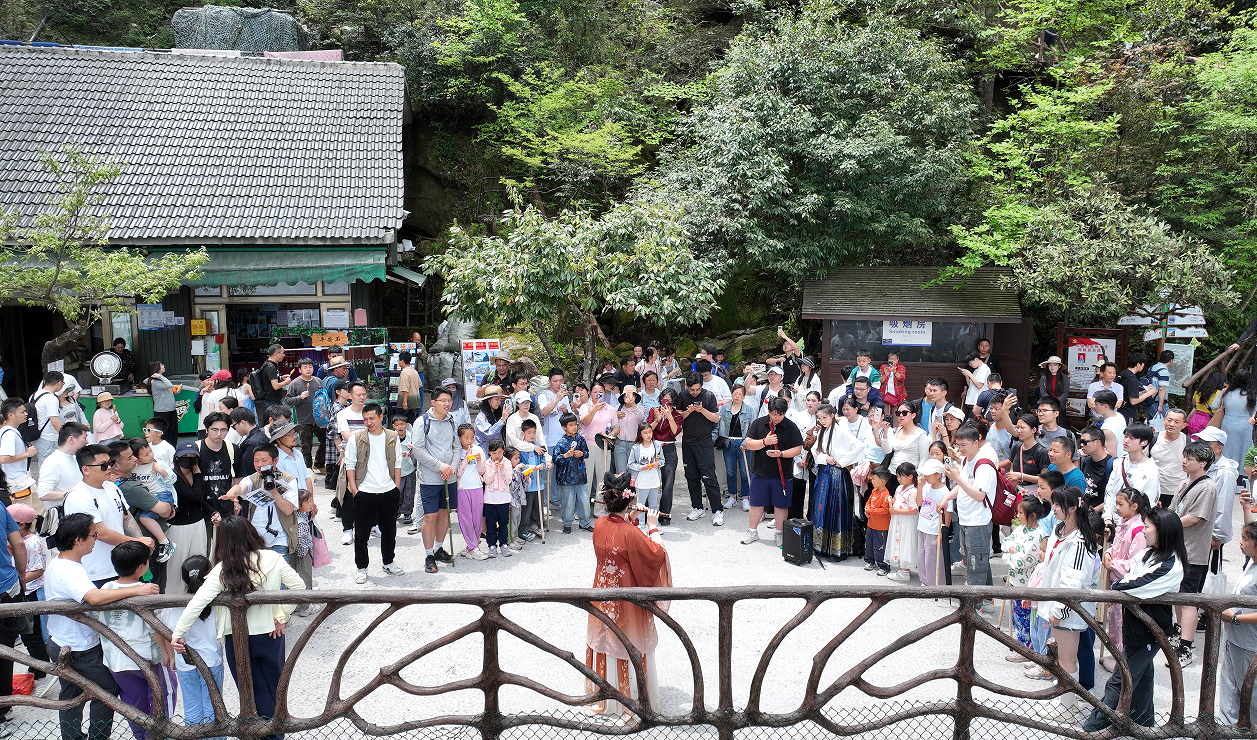生态作底，服务着墨，发展执笔——不断推动三清山旅游高质量发展