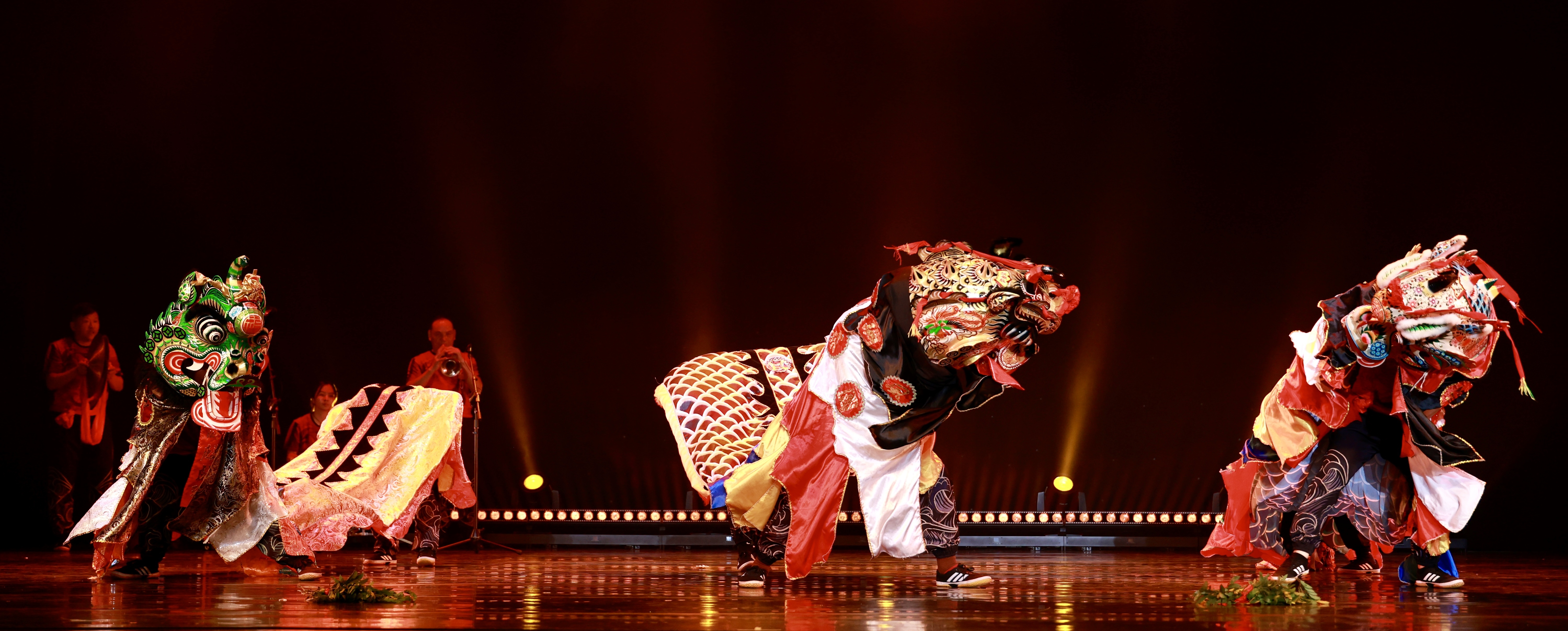 此城，来自民间的“艺”束光照亮此夜——第五届深圳优秀民间艺术表演作品展演异彩纷呈