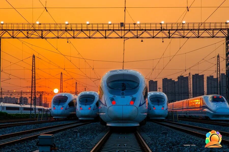 待发|魏方合摄(2025第一缕阳光图片类金奖作品)