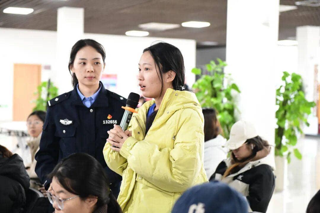 济宁“警民同心 安全同行”主题宣传活动走进济宁医学院