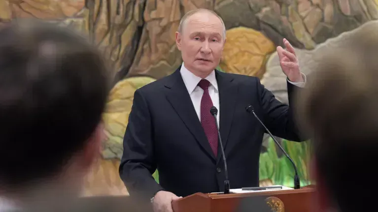 邀俄罗斯重返G8?普京想象与G7领导人互动的尴尬场景