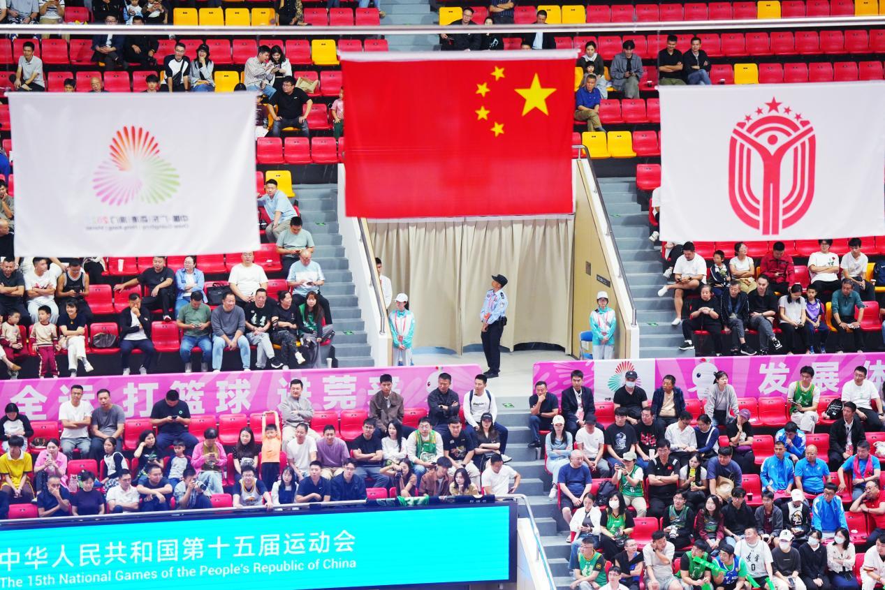 十五运赛事现场 陈帆 摄