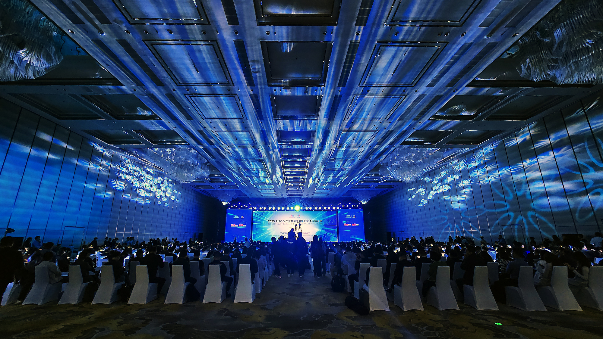 2025 RISC-V产业发展大会开幕 珠澳双城联动共拓开源芯片新未来