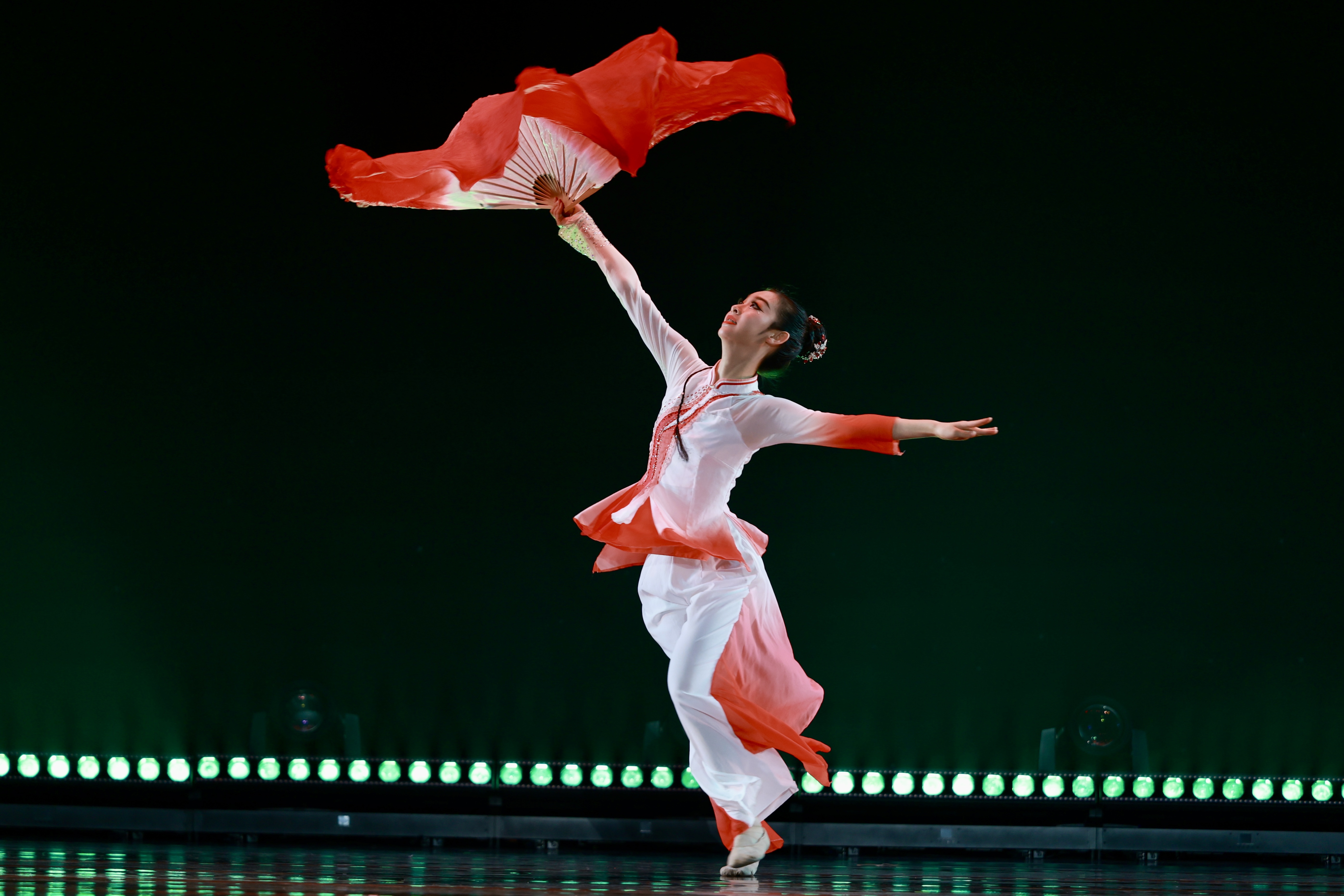 此城，来自民间的“艺”束光照亮此夜——第五届深圳优秀民间艺术表演作品展演异彩纷呈