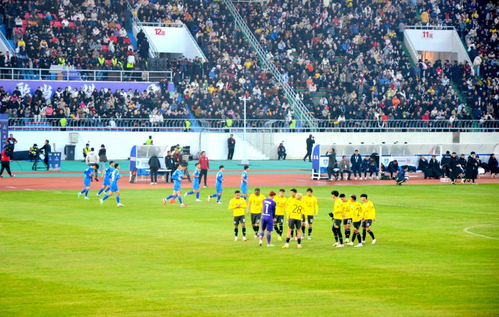 鲁超联赛收官战：聊城传奇携球迷热血创佳绩 泰安主场夺冠