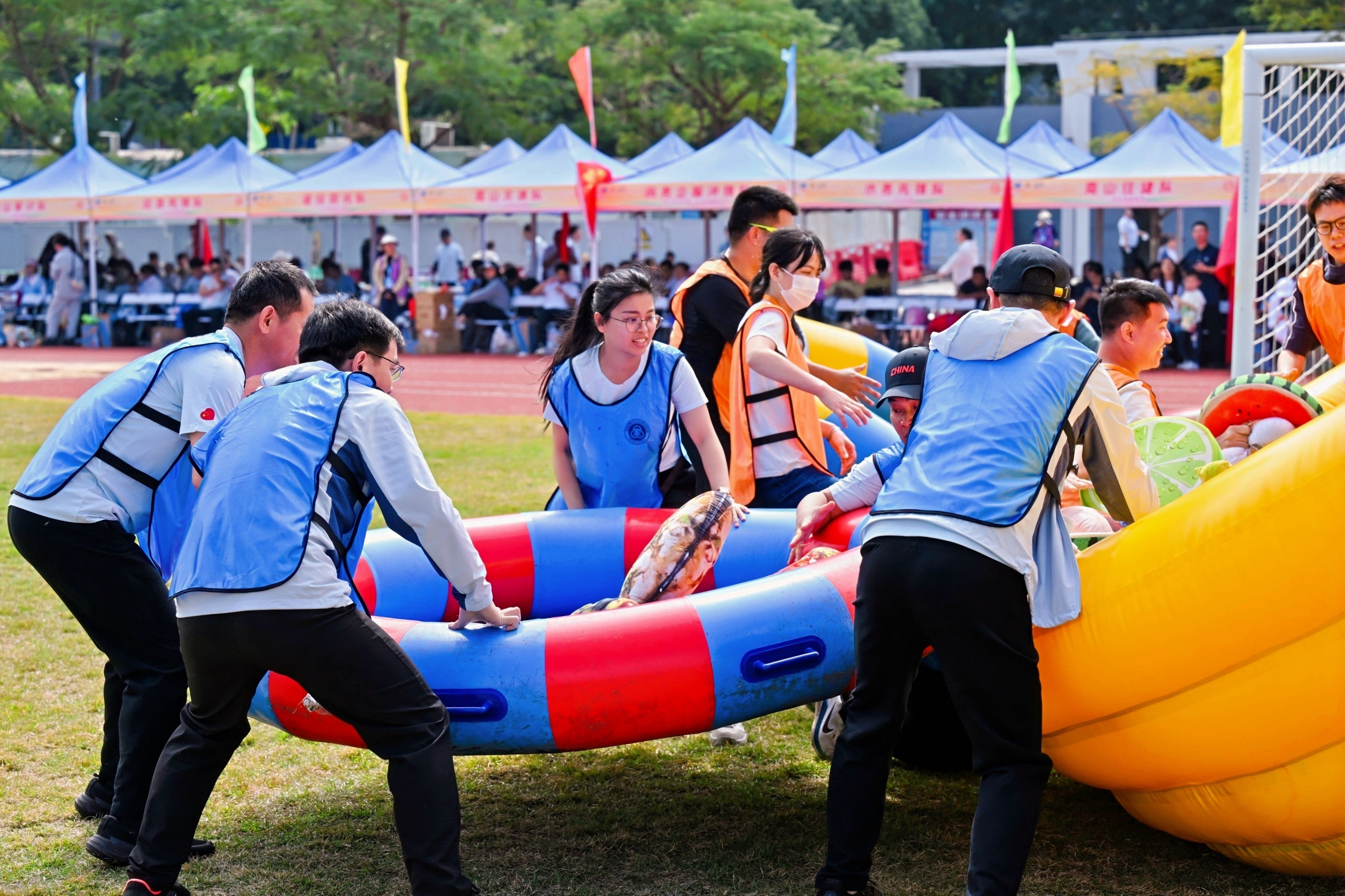 千余名南山干部职工同场竞技 趣味运动会凝聚奋进力量