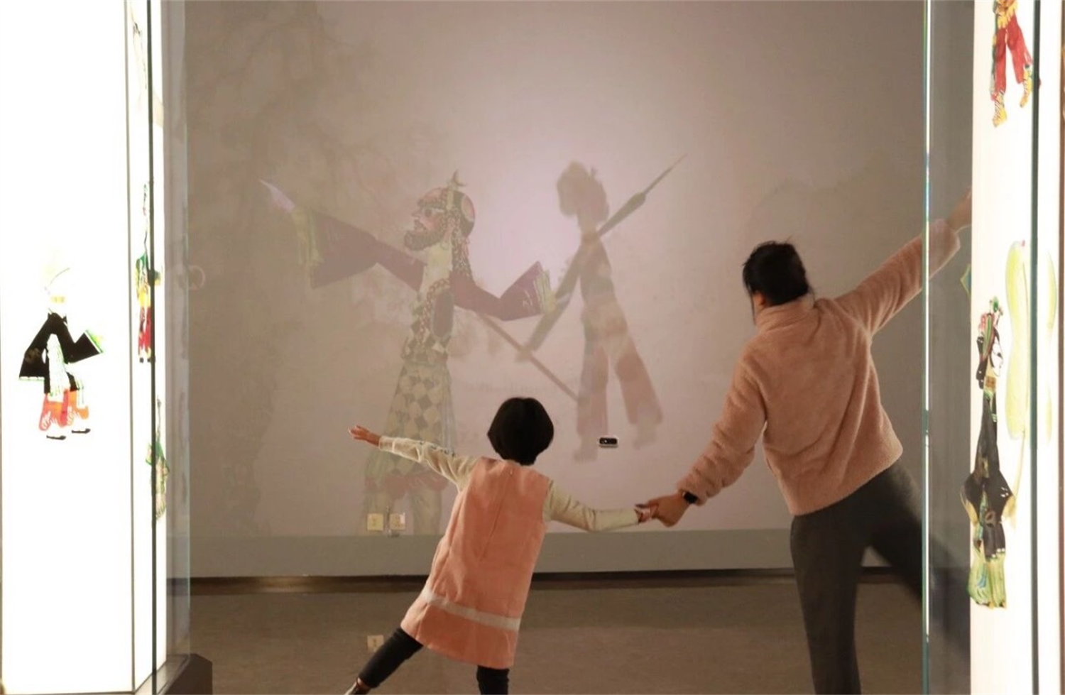 七朵祥云绘盛景!近7000观众赴弥博之夜