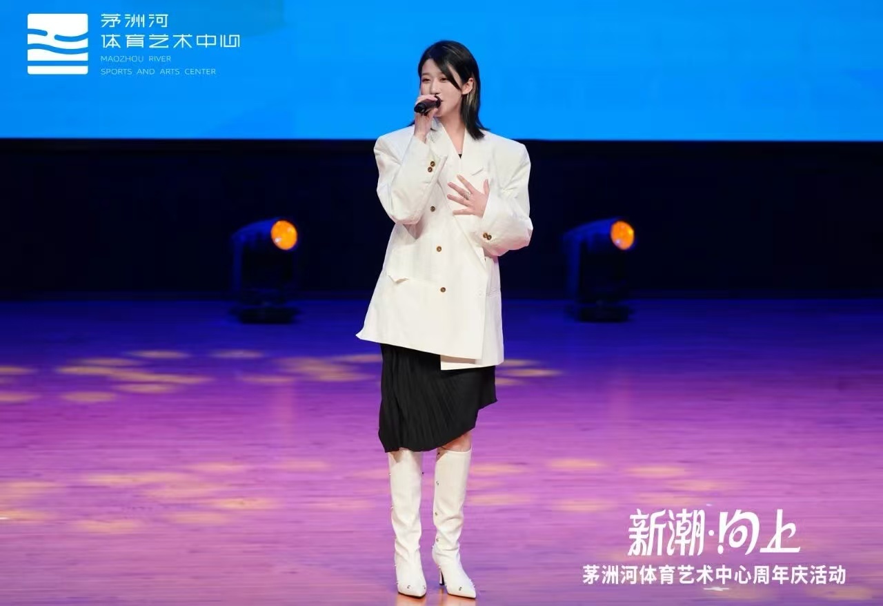 茅洲河体育艺术中心的驻地青年艺术家、实力歌手魏诗颖