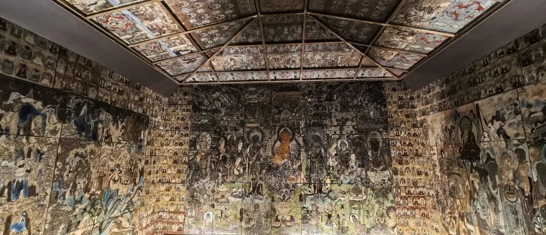 高温颜色釉《瓷窟·敦煌莫高》(局部)范敏祺、黄堃滢、陈紫鹏作