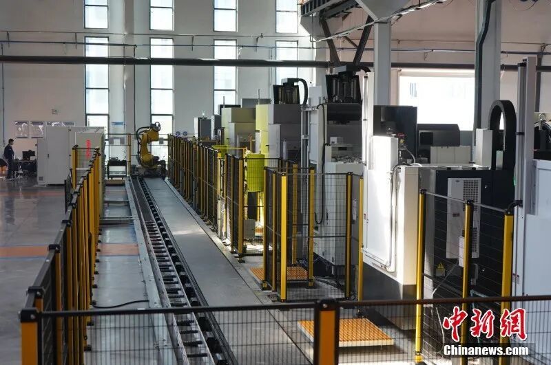 可实现48小时无人值守“黑灯工厂”生产线正在有序运行。信航科技提供
