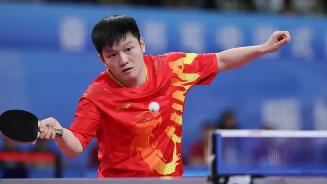 备受饭圈乱象和自身伤病折磨，是什么力量支撑着樊振东走上奥运赛场？