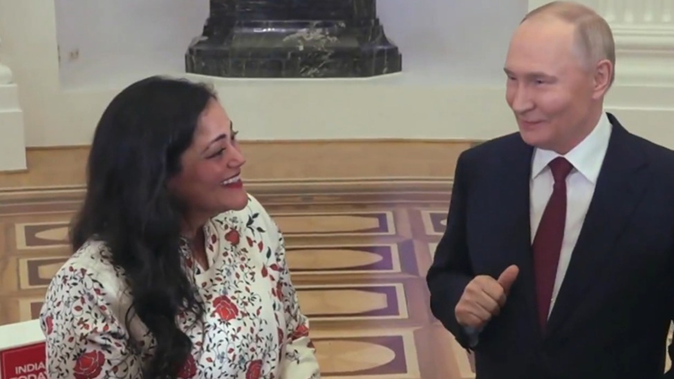 被印度记者盯了3天，普京打趣回应：到底谁在情报部门干过