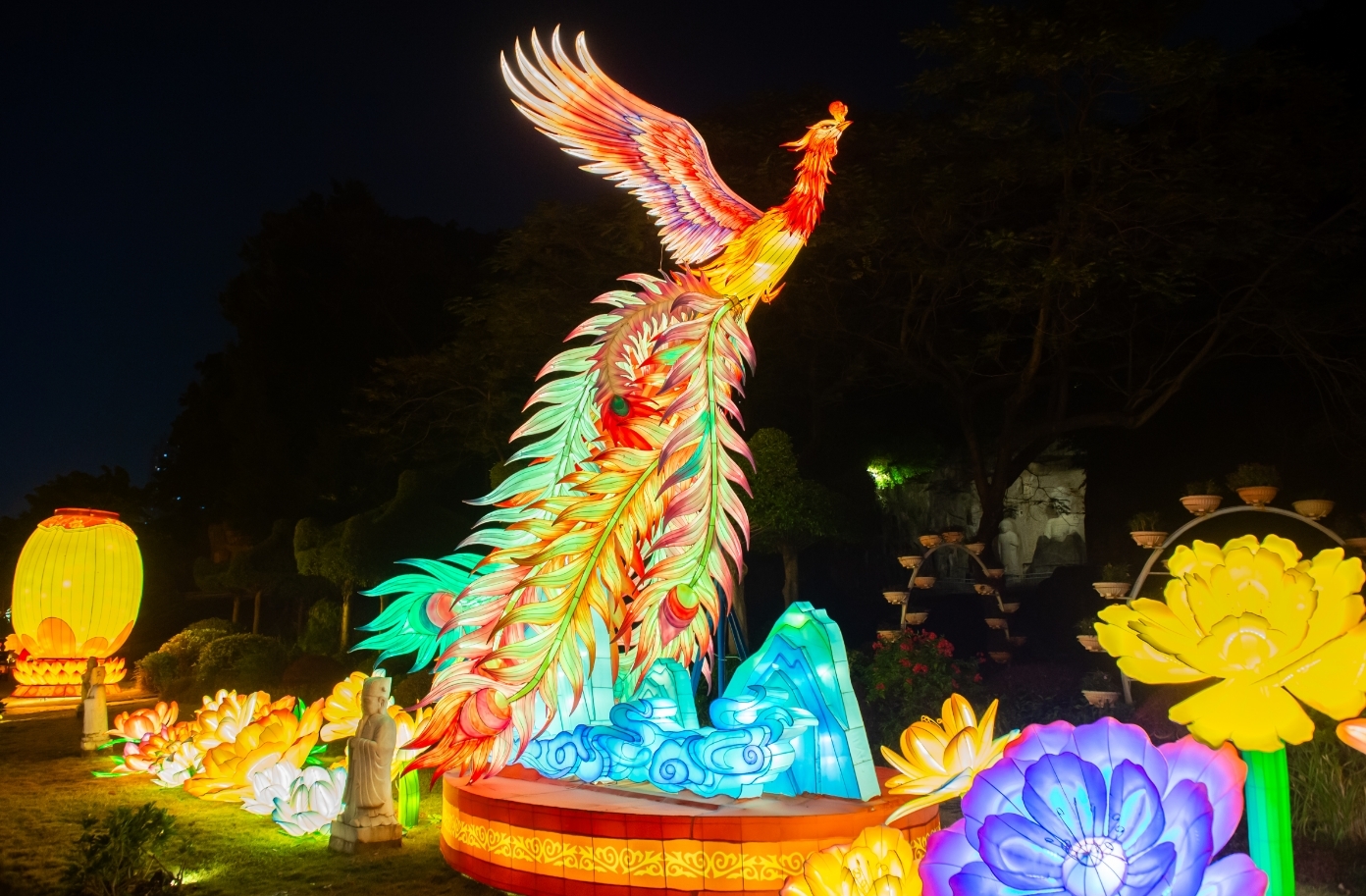 2026深圳锦绣中华新春灯会启幕！53万㎡东方光影点亮深圳非遗中国年