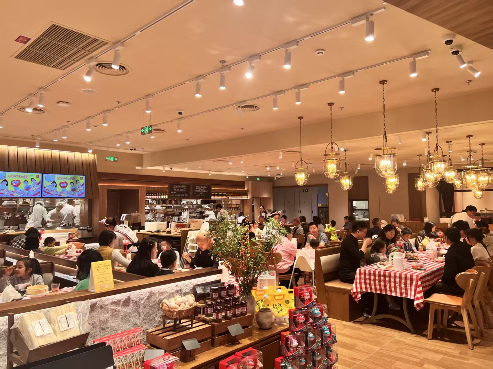 西贝深圳新店再落一子,门店落实“阳光厨房”