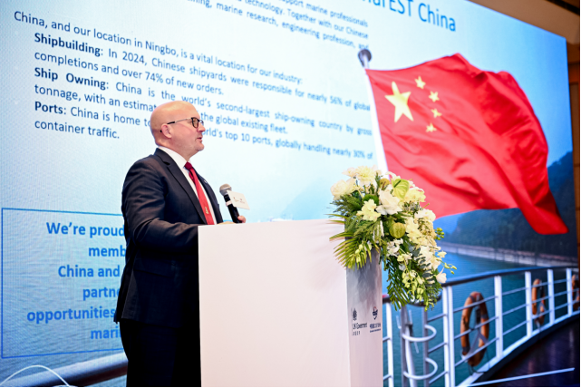 IMarEST首席执行官克里斯&middot;戈德斯沃西（Chris Goldsworthy）援引国际海事组织预测，明年全球海员缺口将达89500人。