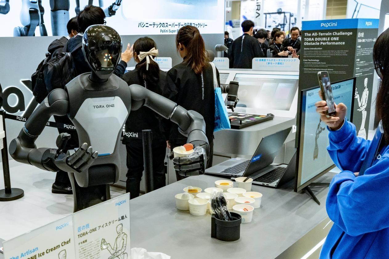 帕西尼TORA-ONE正在制作冰淇淋