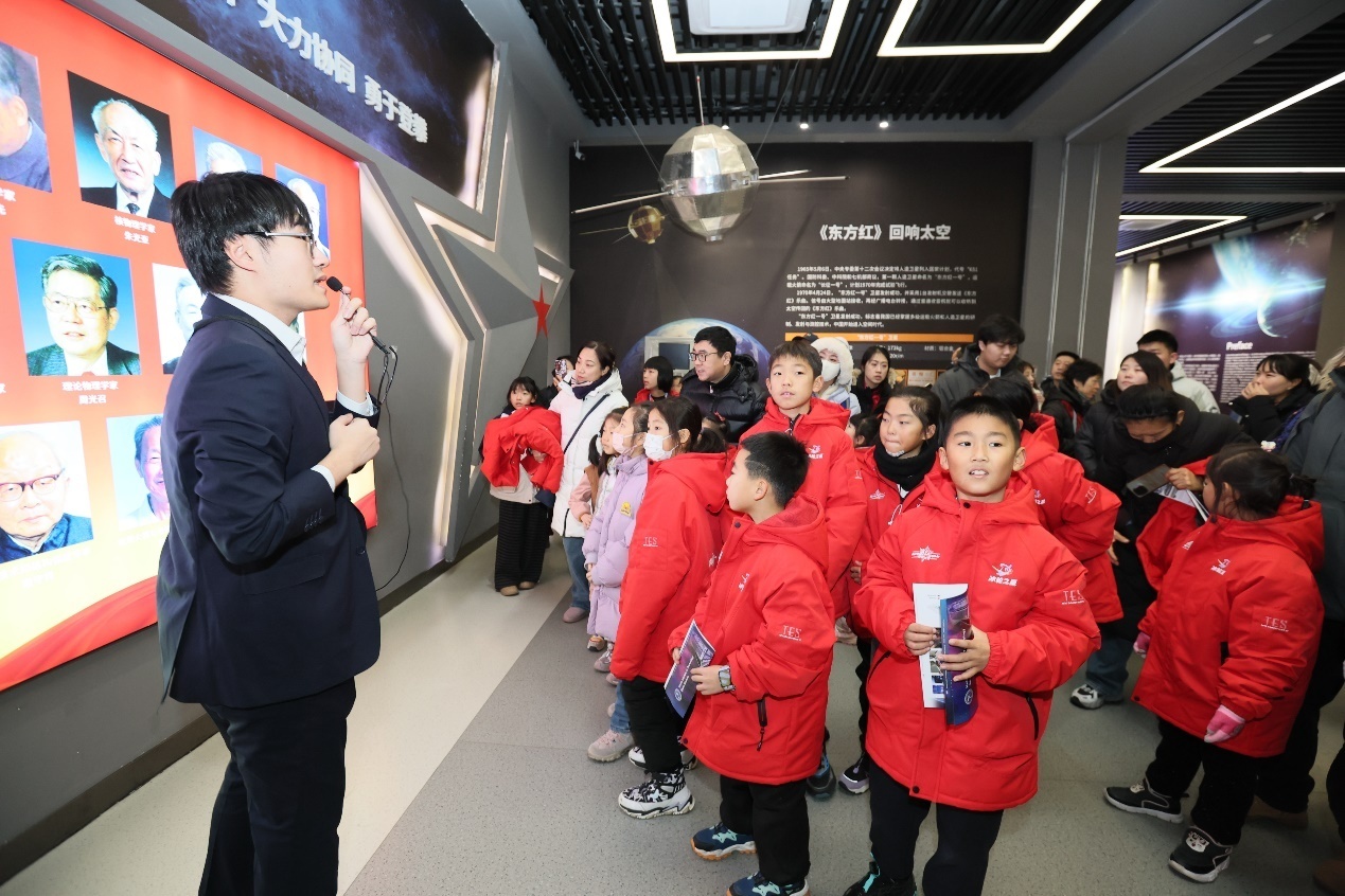 “冰超”2025全国“冰轮之星&middot;滑起来”系列赛事活动总决赛鸣枪开赛