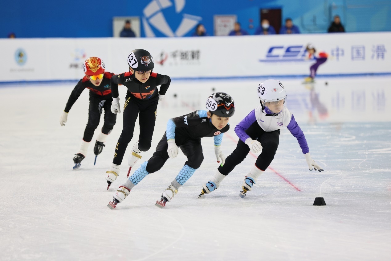 “冰超”2025全国“冰轮之星&middot;滑起来”系列赛事活动总决赛鸣枪开赛