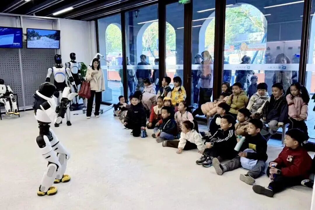 “AI机器人探索之旅”研学半日营