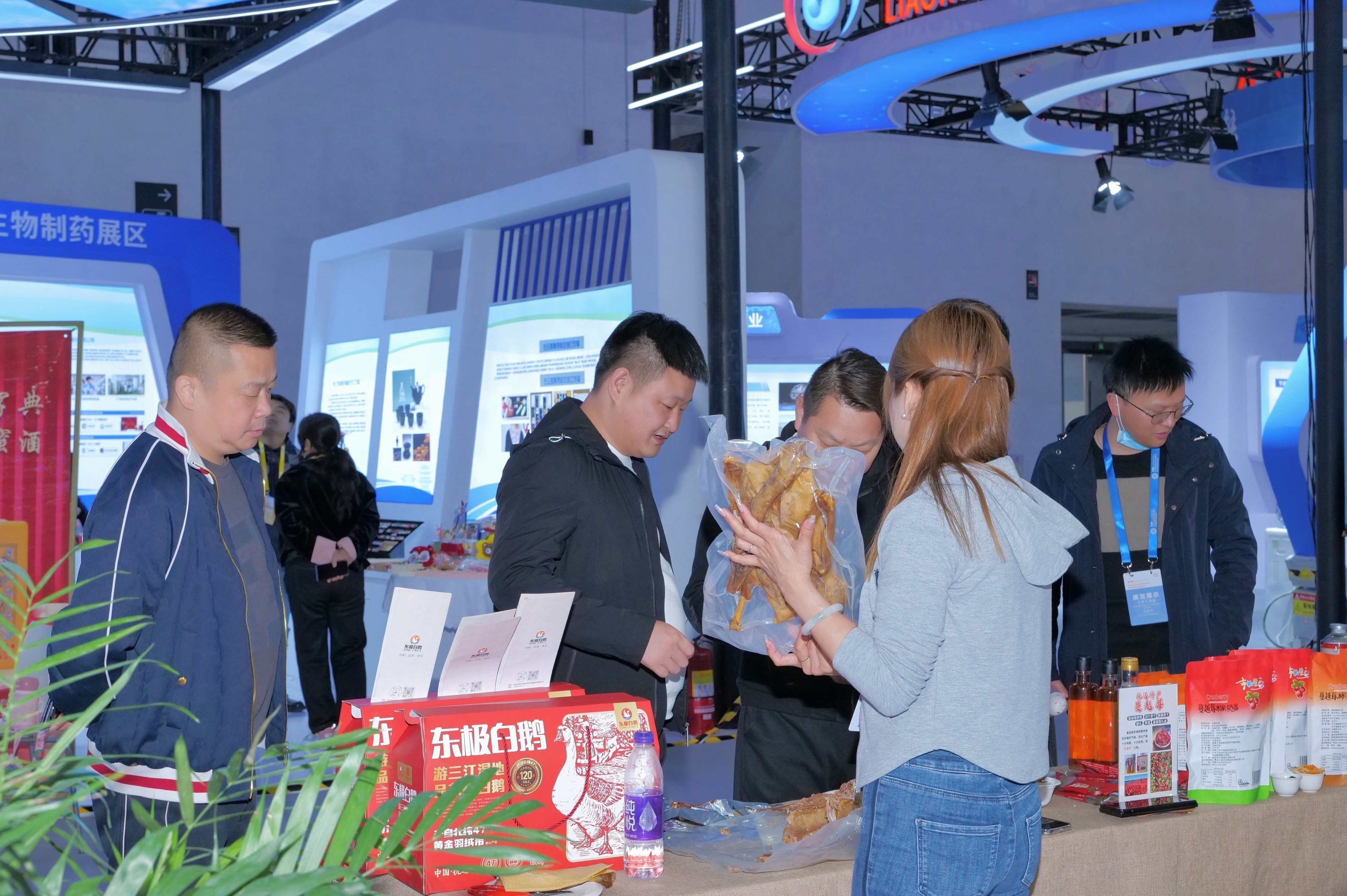 黑龙江省参加世界绿发会暨中国绿博会,宣传绿色发展、开放合作优势,推进“龙江好物”走进江西、 走向全国