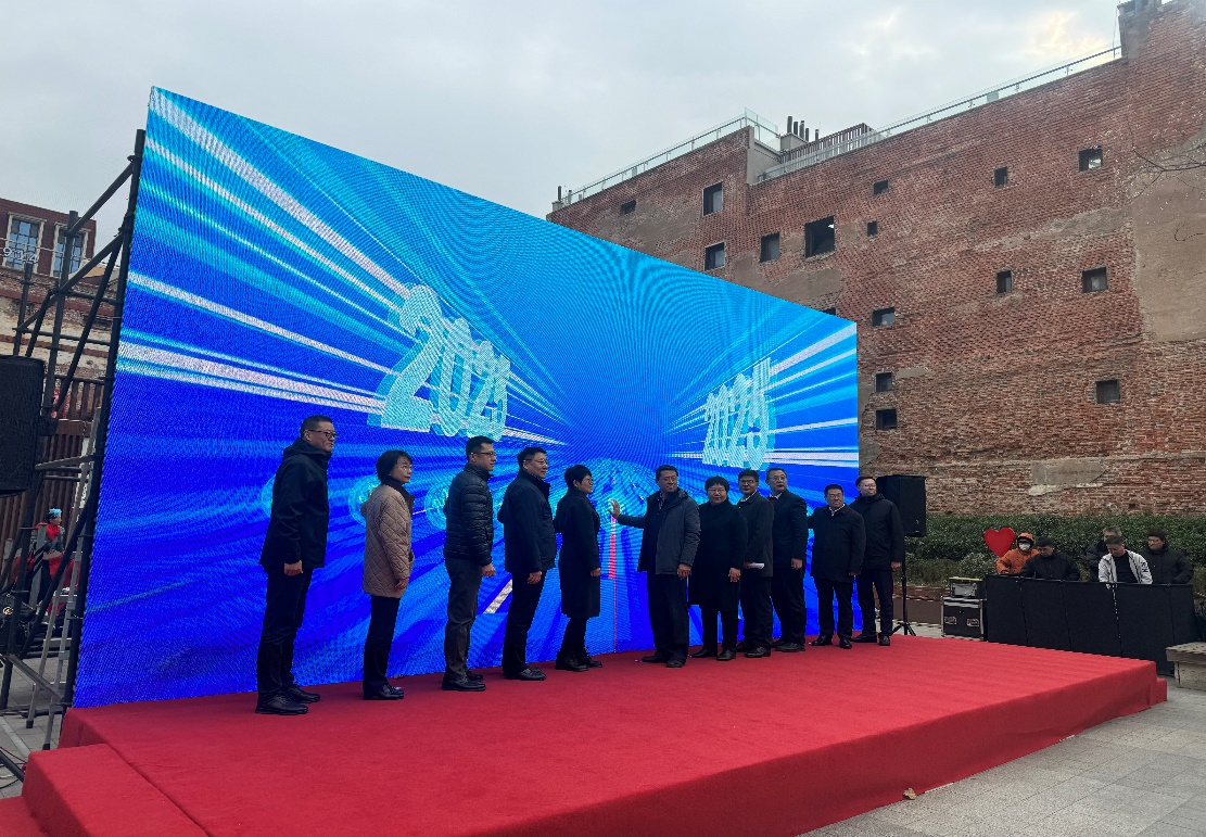 社银合作新篇章：邮储银行青岛分行承办青岛市“社会保障卡惠民服务季”活动，助推服务升级