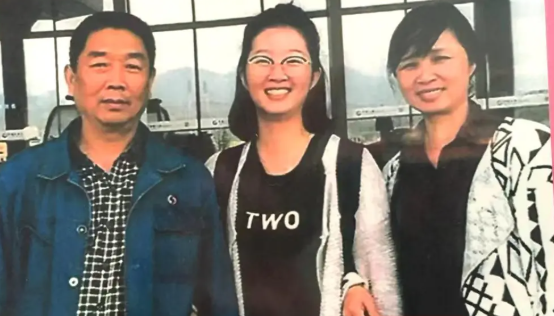 凤凰晚报|章莹颖被害8年,父亲希望赴美再寻女儿尸骸