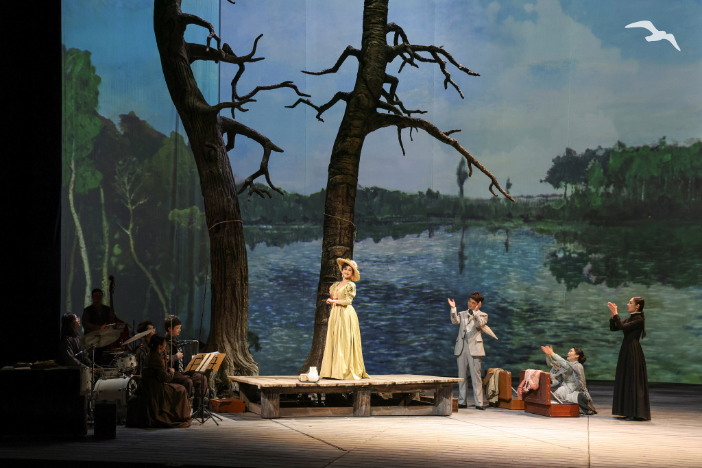 北京人艺新排版（2023年）《海鸥》剧照，该剧由濮存昕执导。