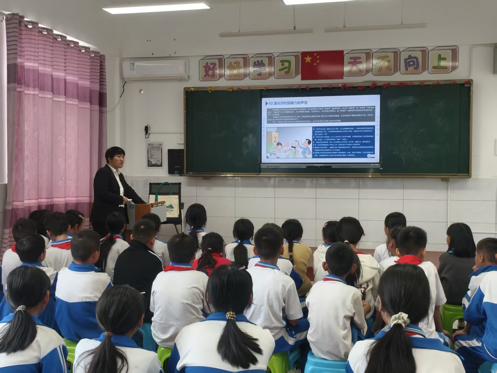 守护青春，“宪”在行动——保亭法院集中开展宪法宣传暨“法治进校园”活动