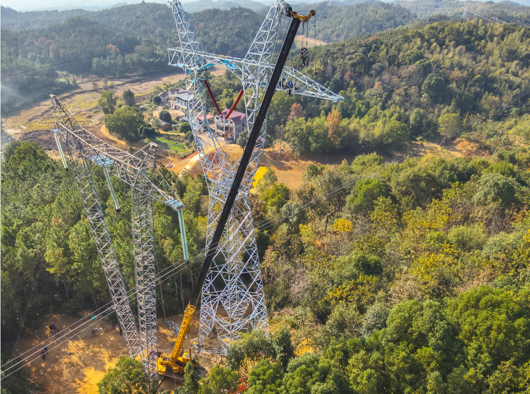 图为500千伏黄永线改造（涂赛龙摄影）