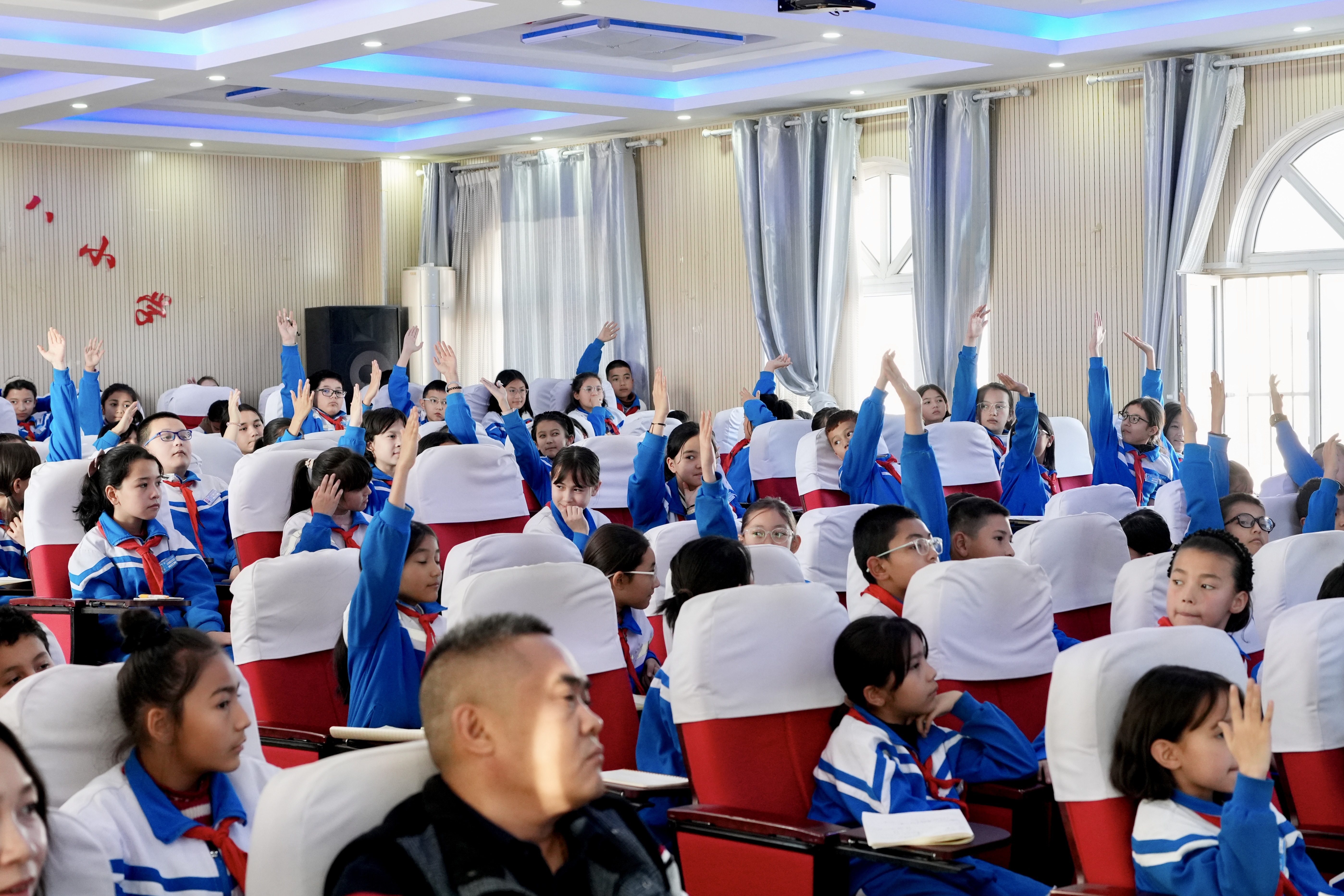 共绘文化同心圆：2025年“文化润疆·深喀共读”系列活动圆满落幕