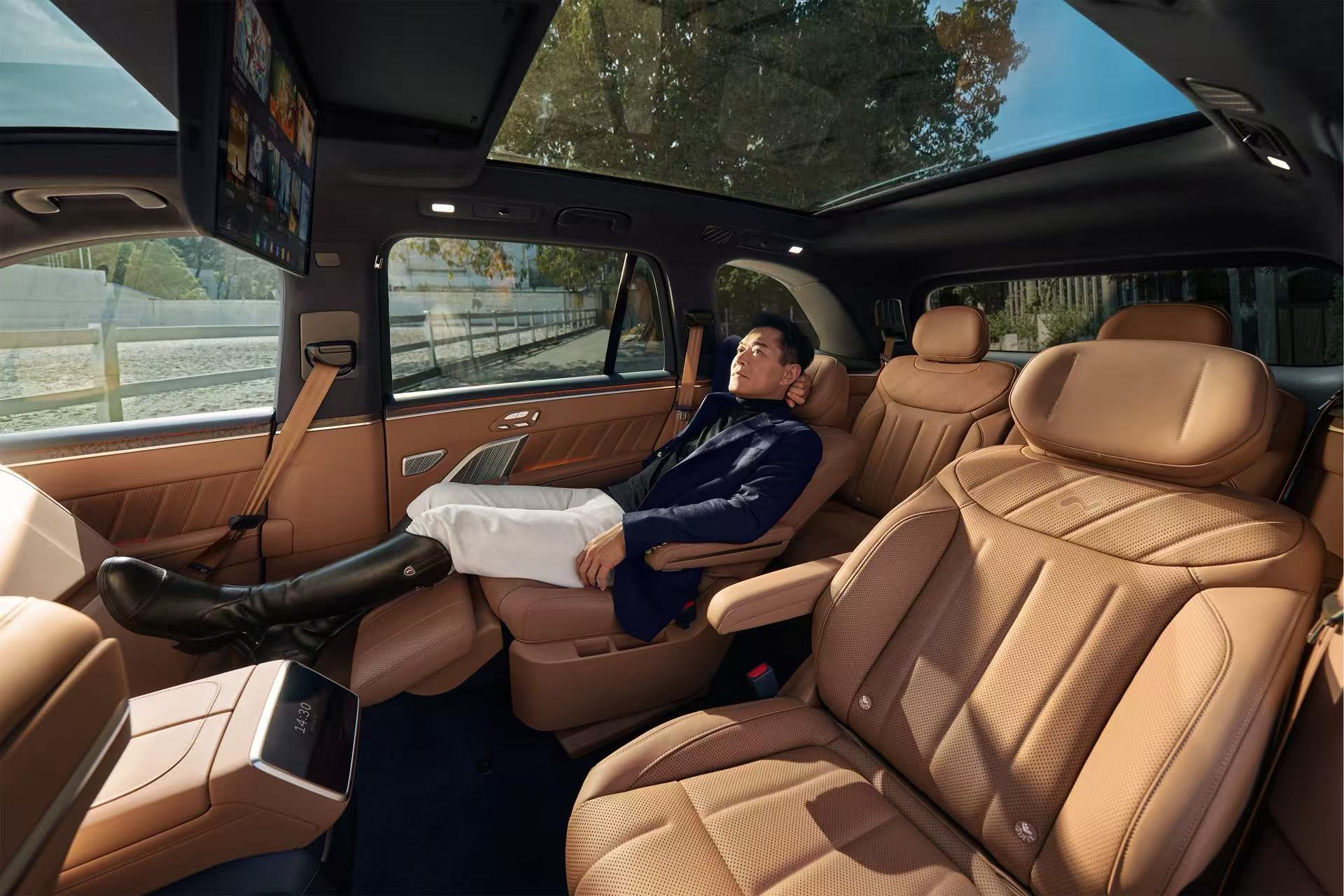 古天乐喜提中国新能源车 成为乐道L90第40000台交付用户