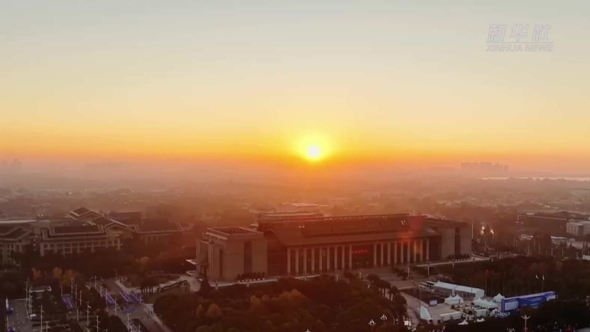 2025上合昆明马拉松在“春城”举行