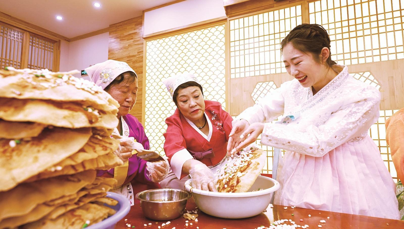 乡村畅通工程助力朝鲜族民俗村经济发展。